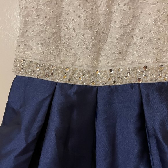 Special Occassion, Full Length Dress, Navy and White, Size 7 & 8 - Picture 4 of 6